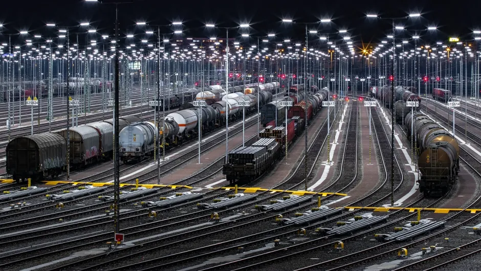 Blick auf einen Güterverkehrsbahnhof